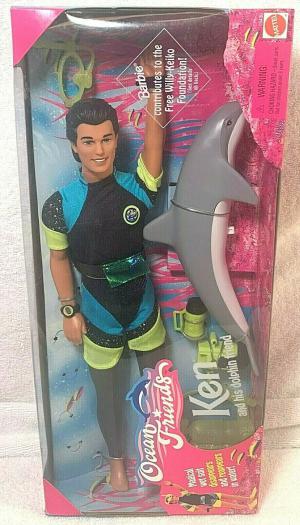 Кукла Кен с детенышем дельфина, 96г.